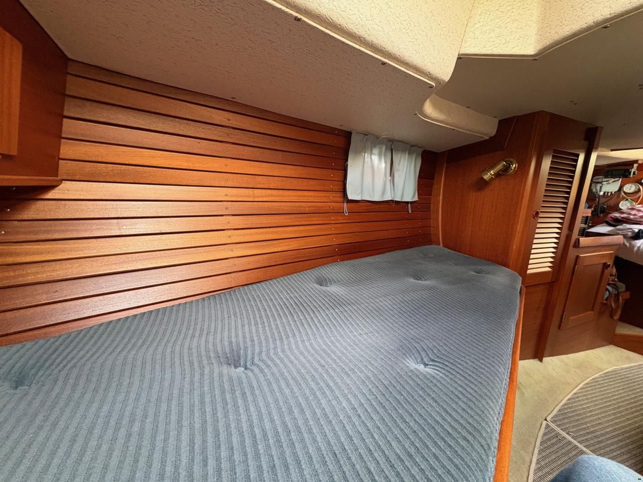Hallberg-Rassy 352