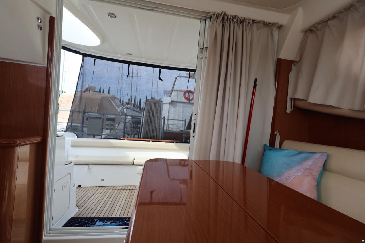 Jeanneau Prestige 32 Fly