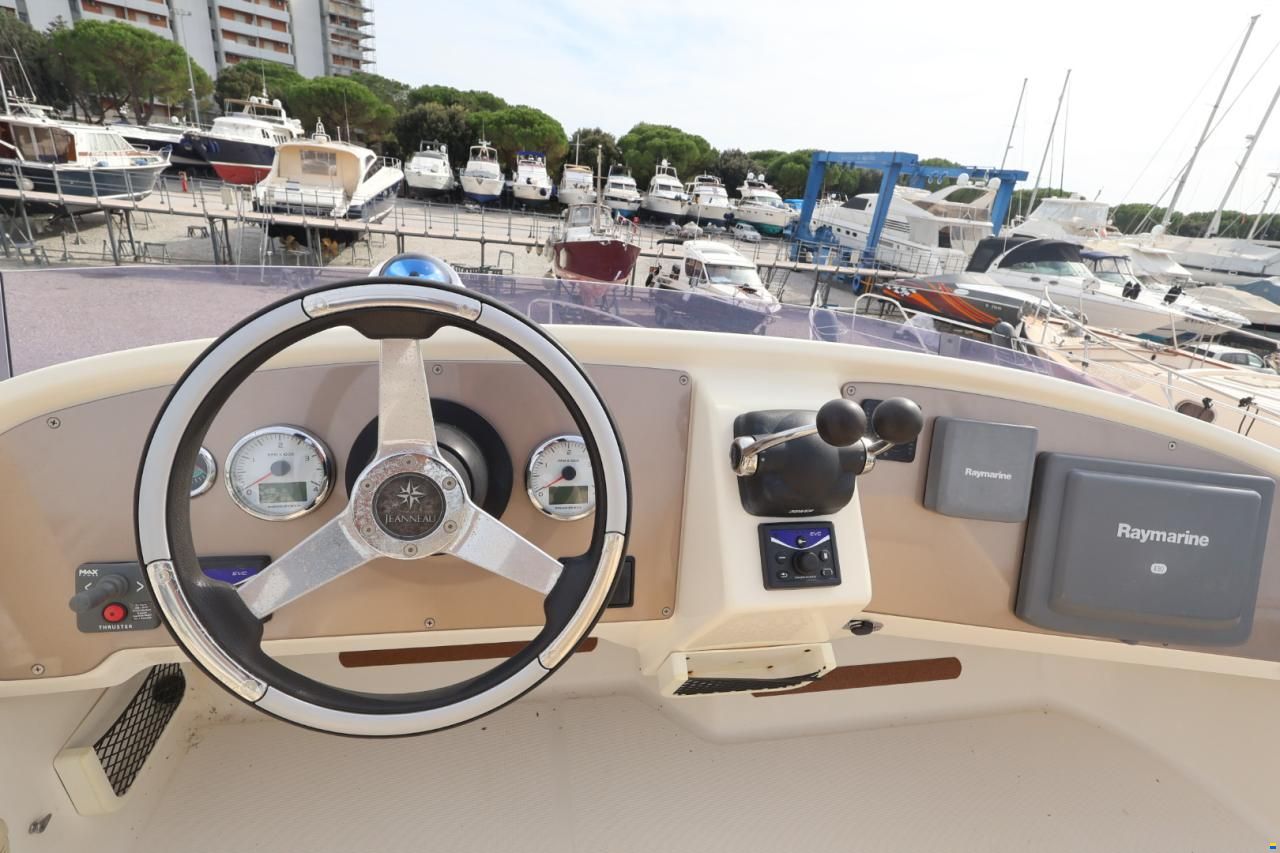 Jeanneau Prestige 32 Fly