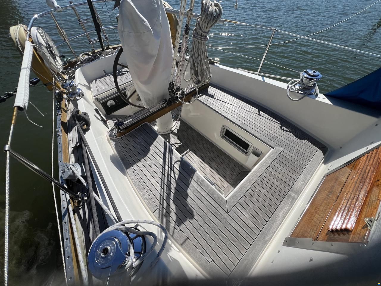 Nautors Swan 37
