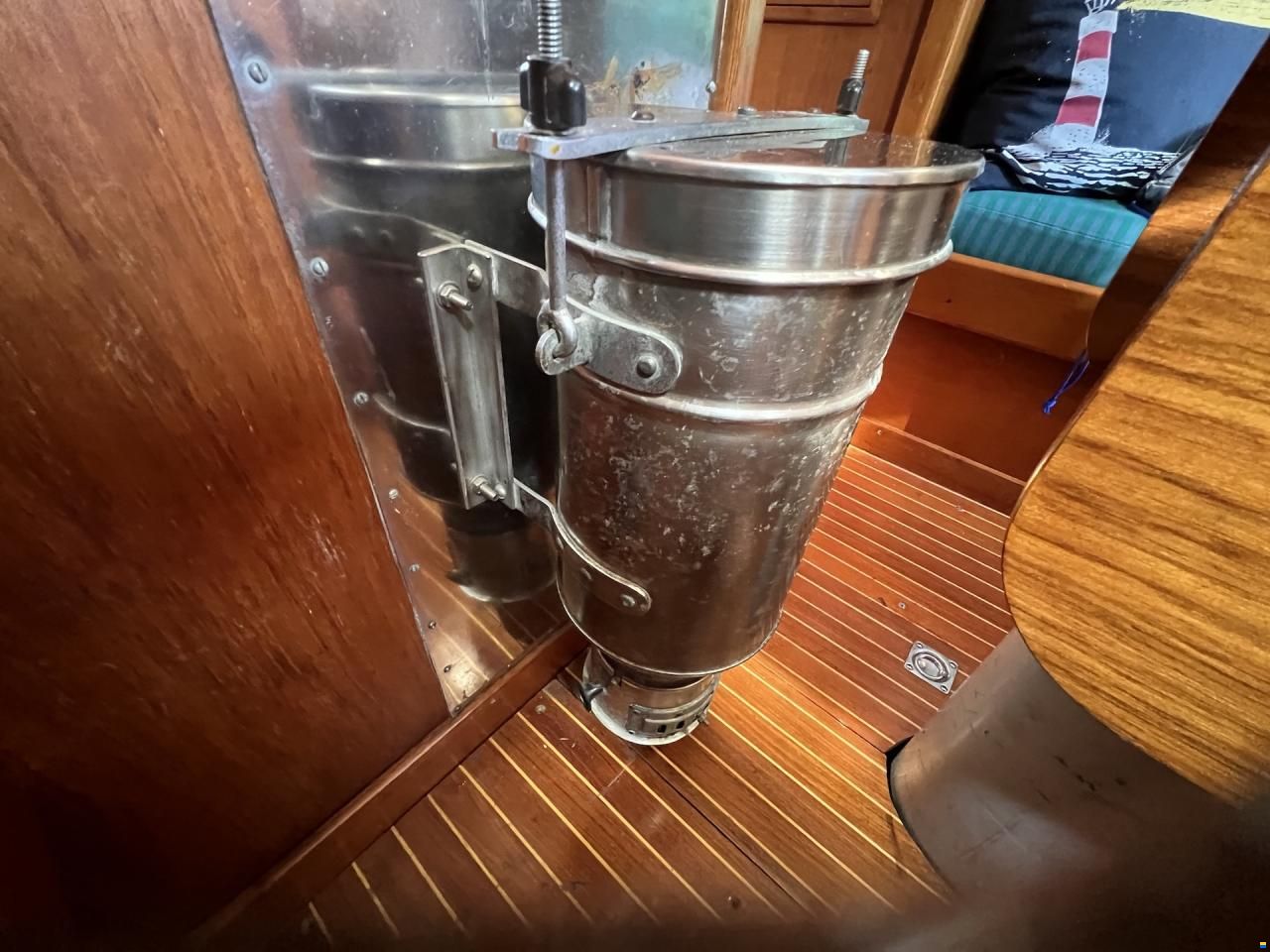Nautors Swan 37