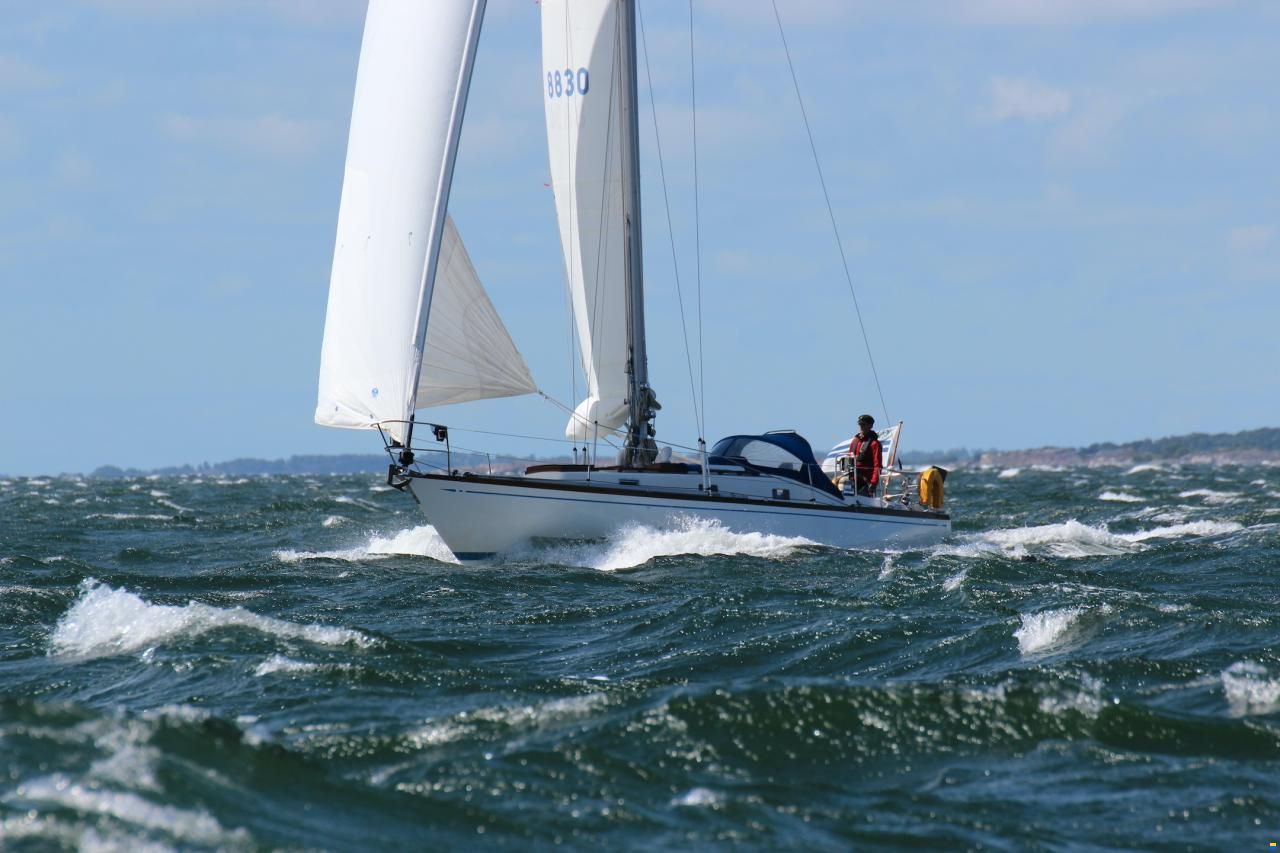 Nautors Swan 37