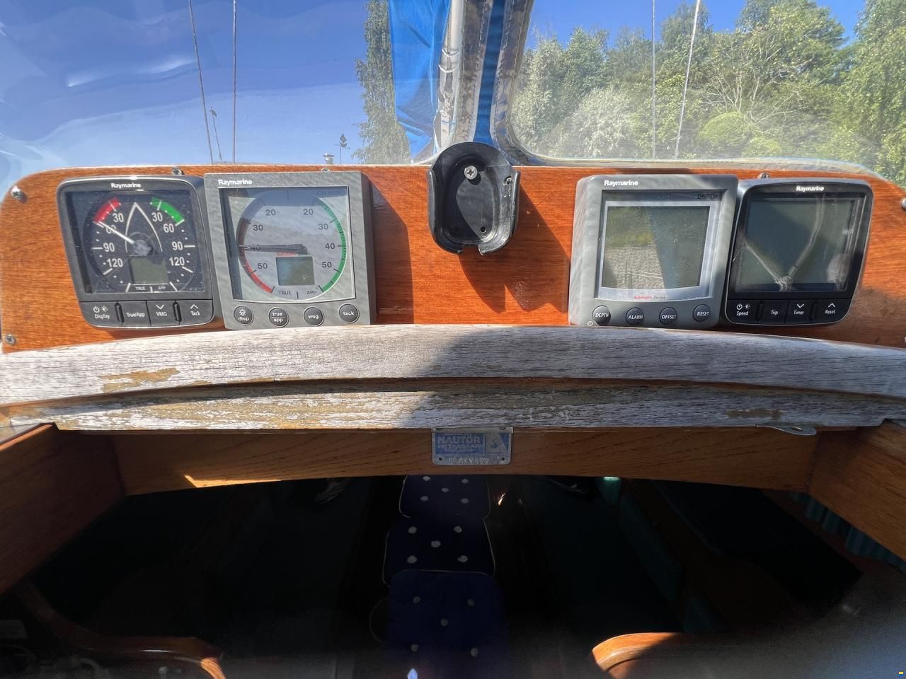 Nautors Swan 37