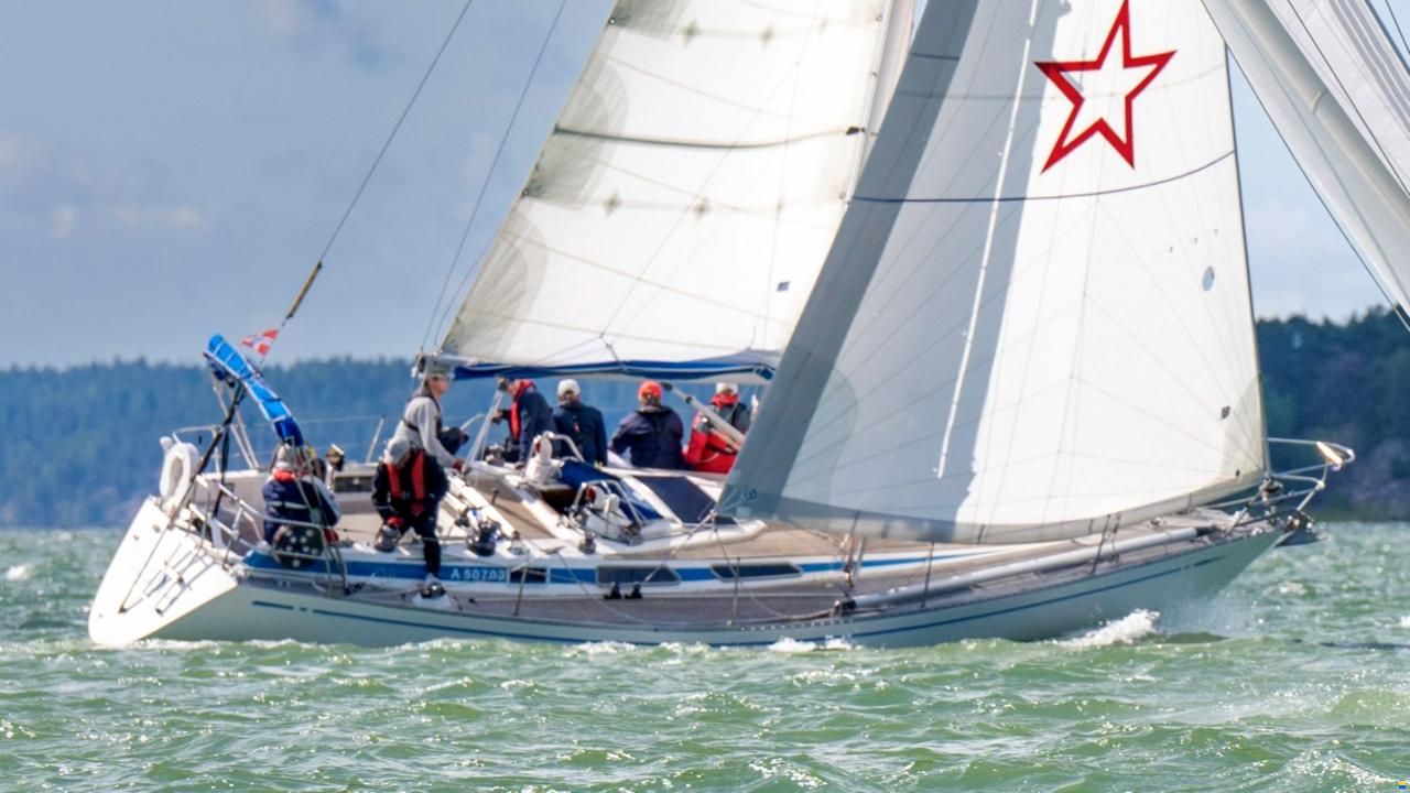 Nautors Swan 371