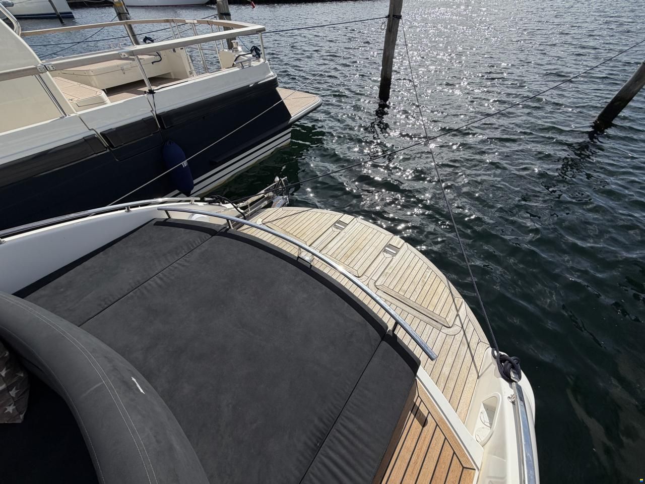 Windy Khamsin 35