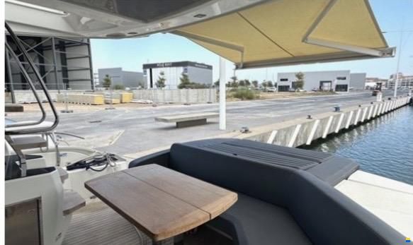 Cranchi E52F