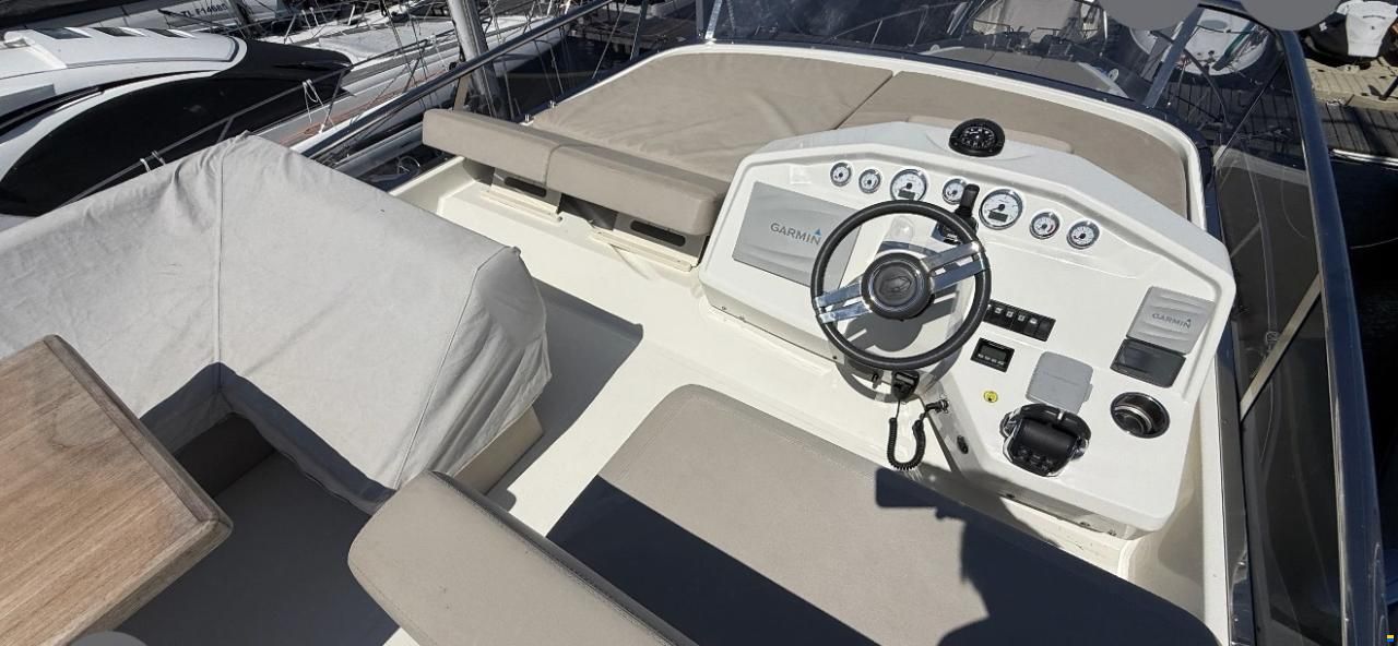 Cranchi E52F