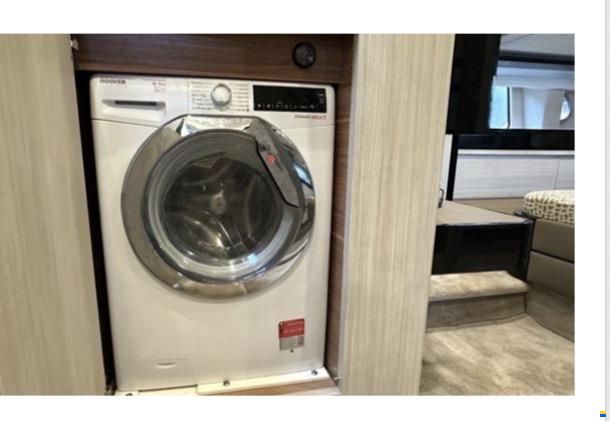Cranchi E52F