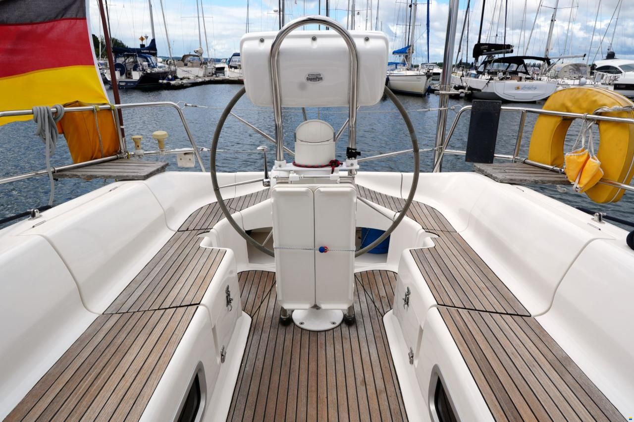 Dufour 38 Classic