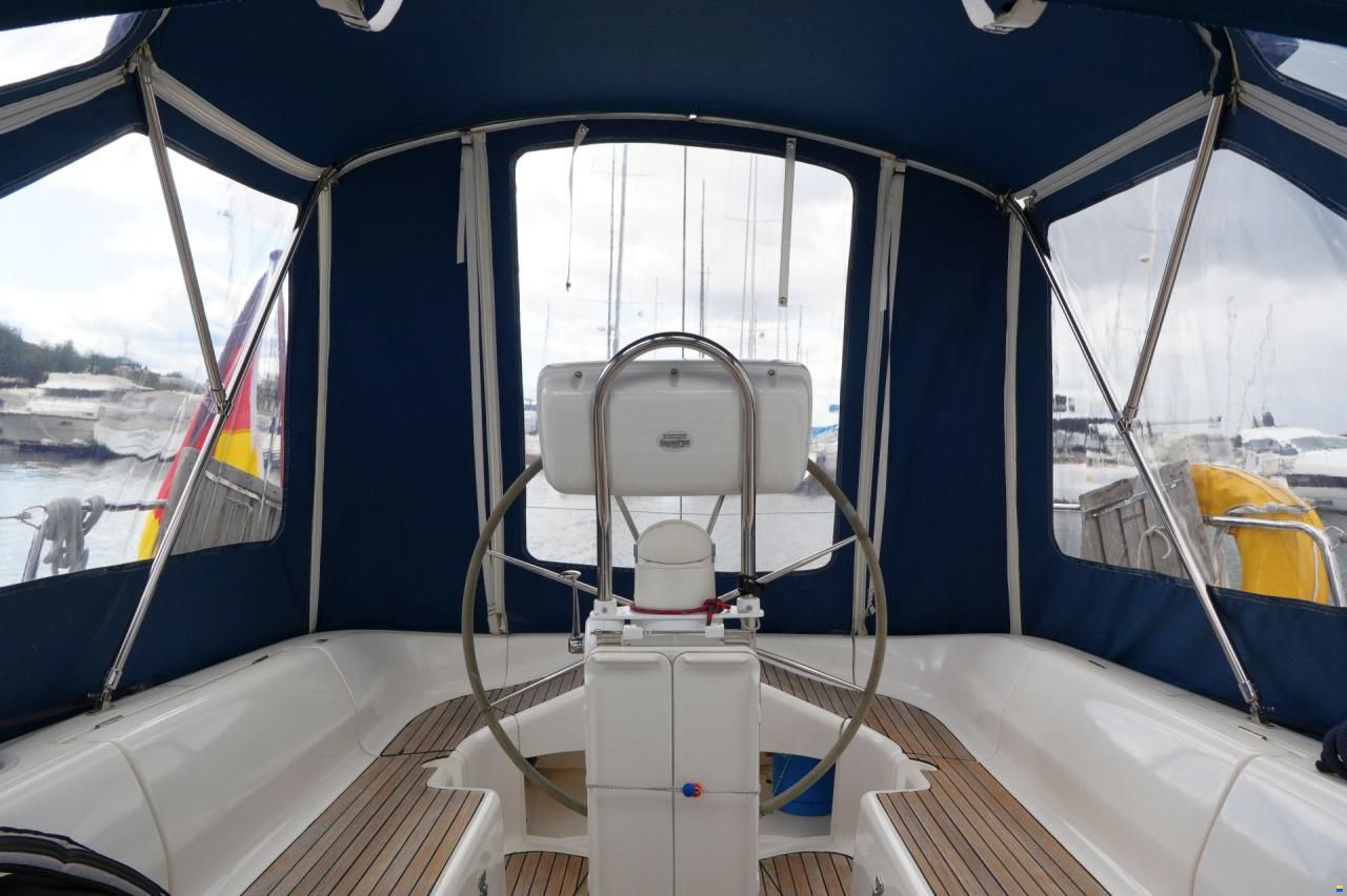 Dufour 38 Classic