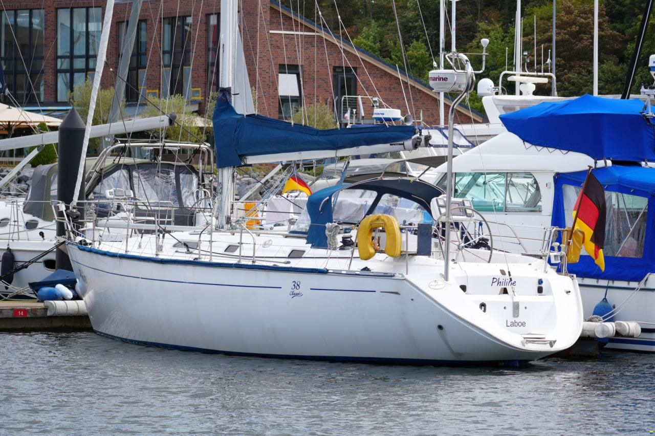 Dufour 38 Classic