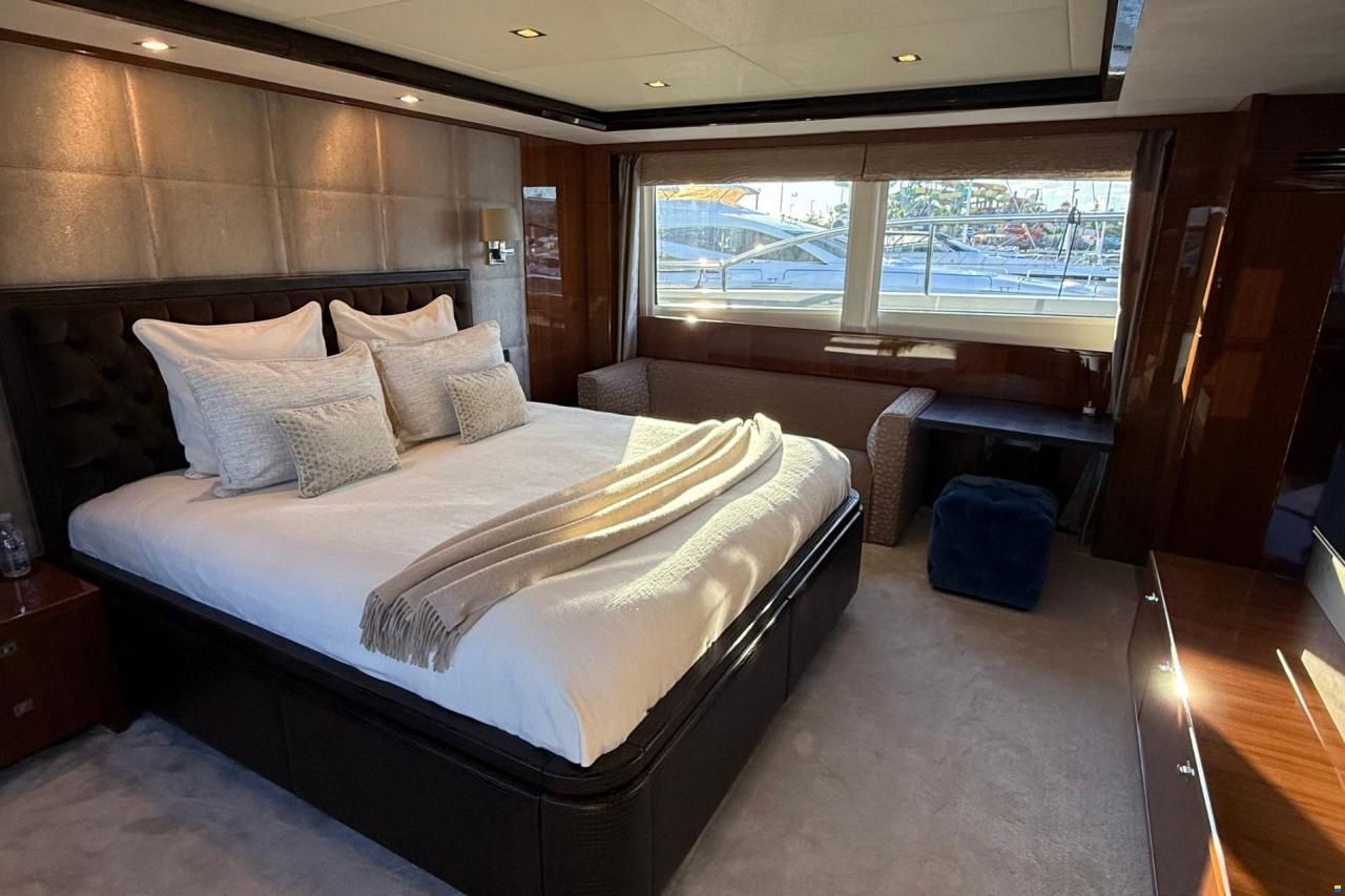 Princess 32M