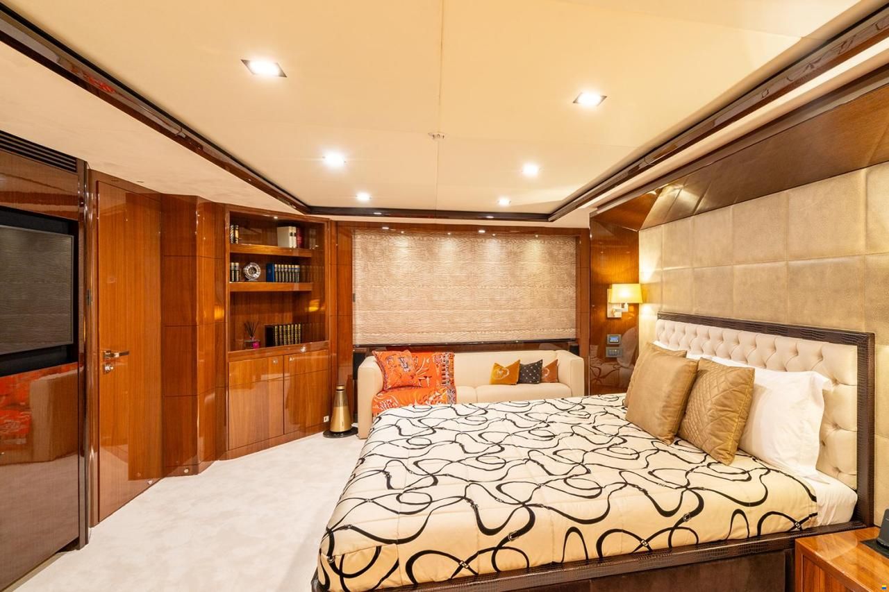 Princess 32M