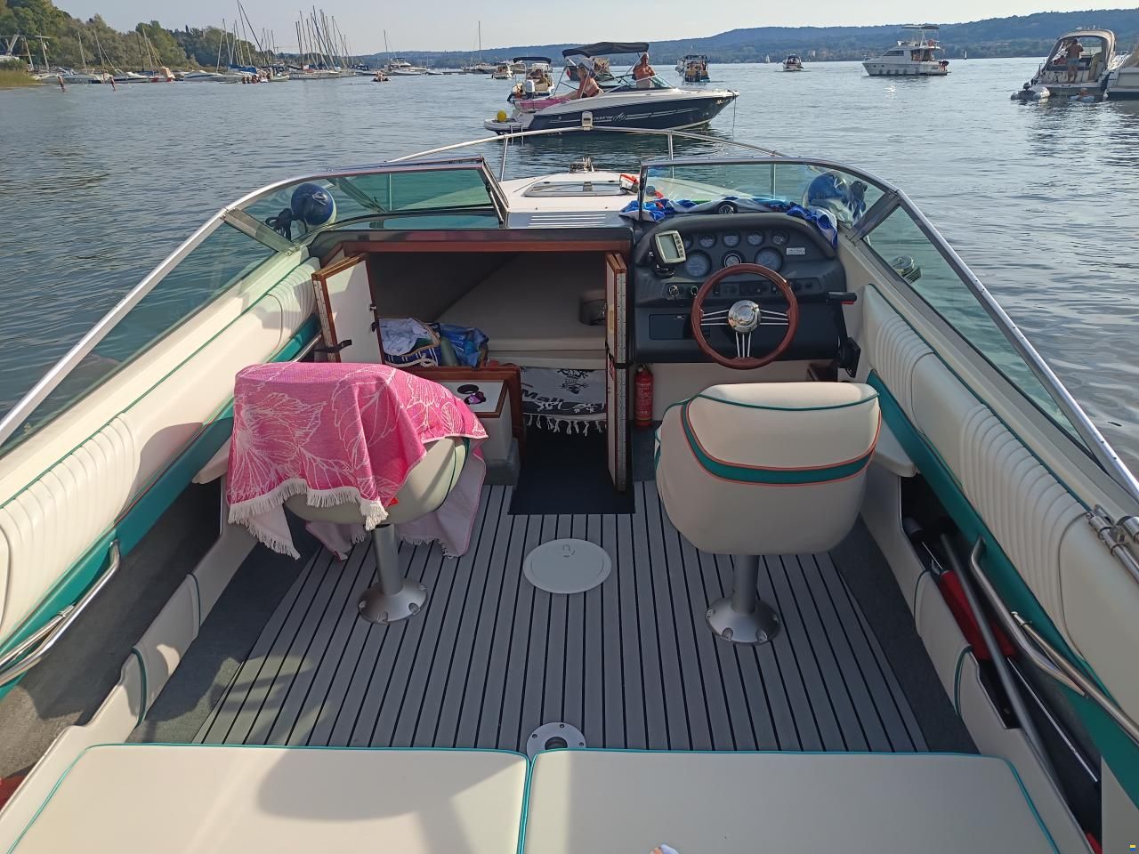 Sea Ray Overnighter 220