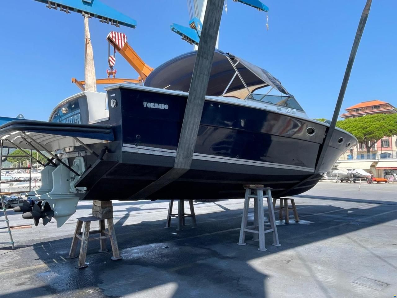 Tornado 38 Flush Deck