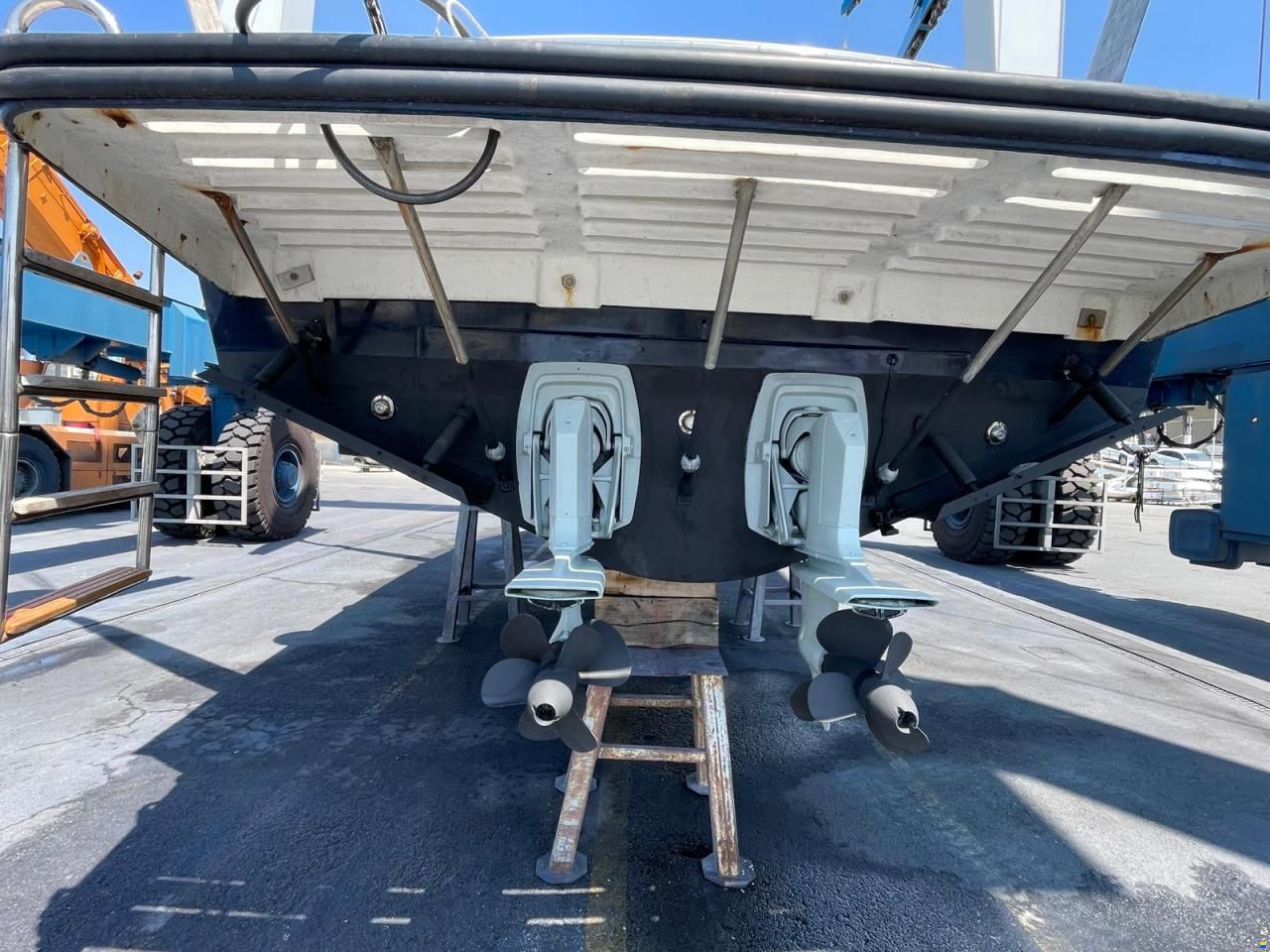 Tornado 38 Flush Deck