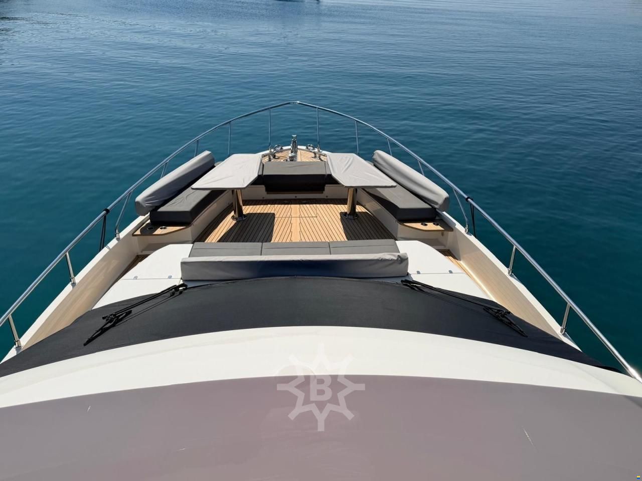 Ferretti 670