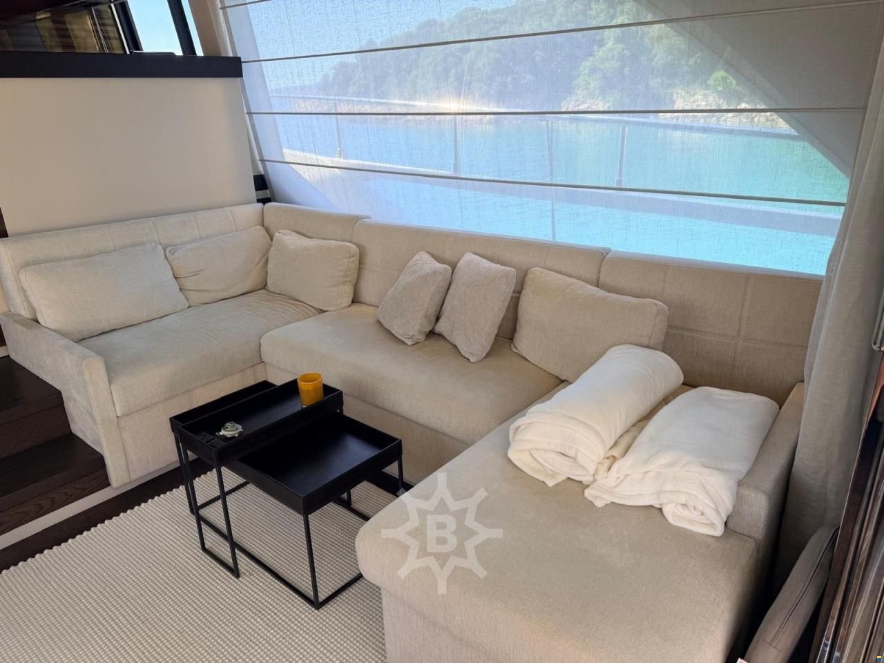 Ferretti 670