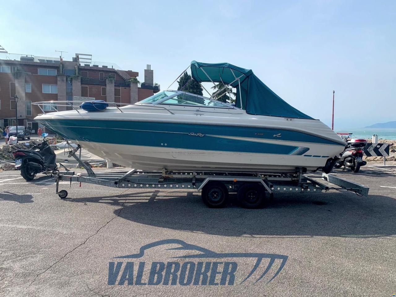Sea Ray 220 Overnighter