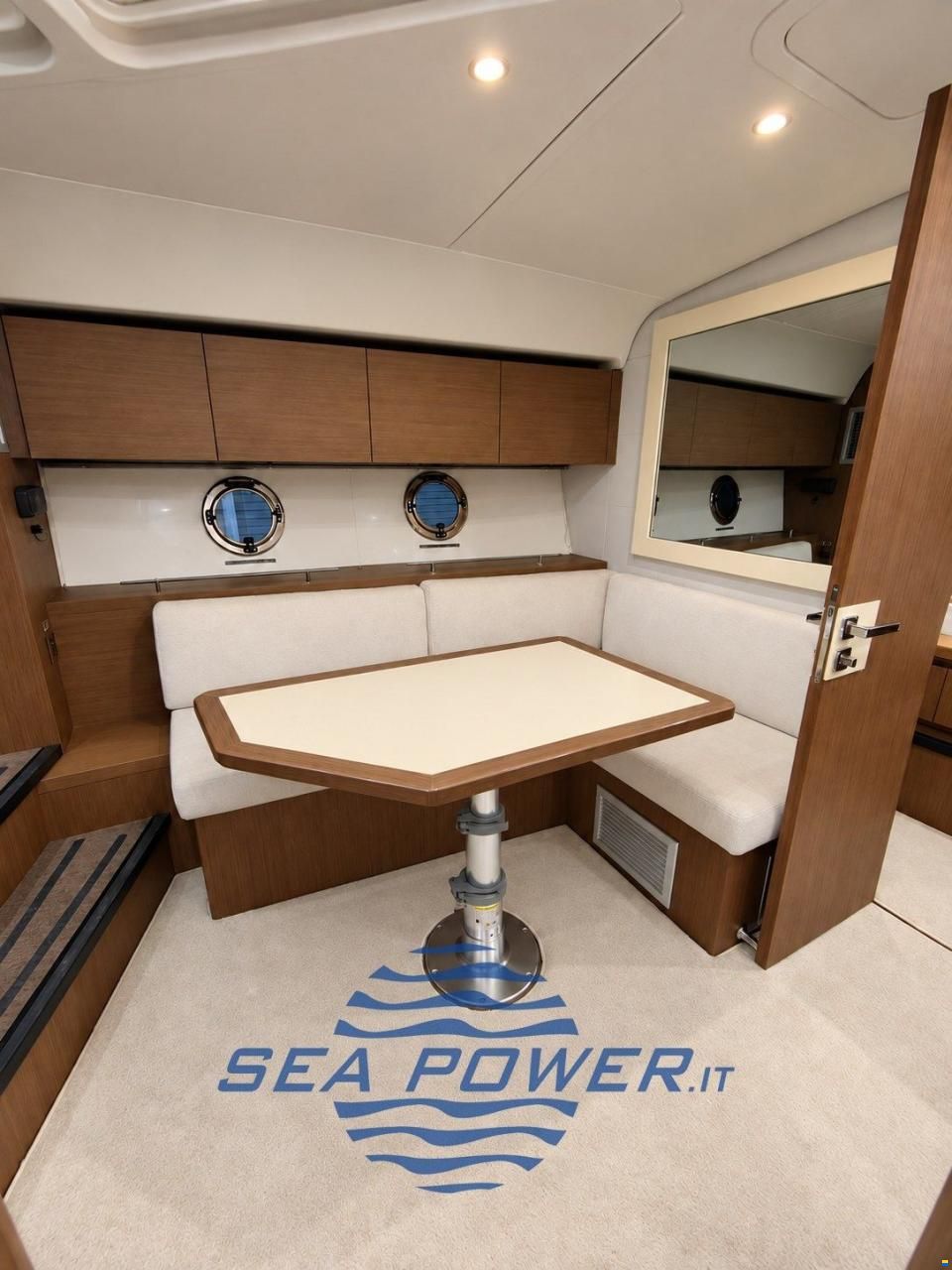 Beneteau GT 40