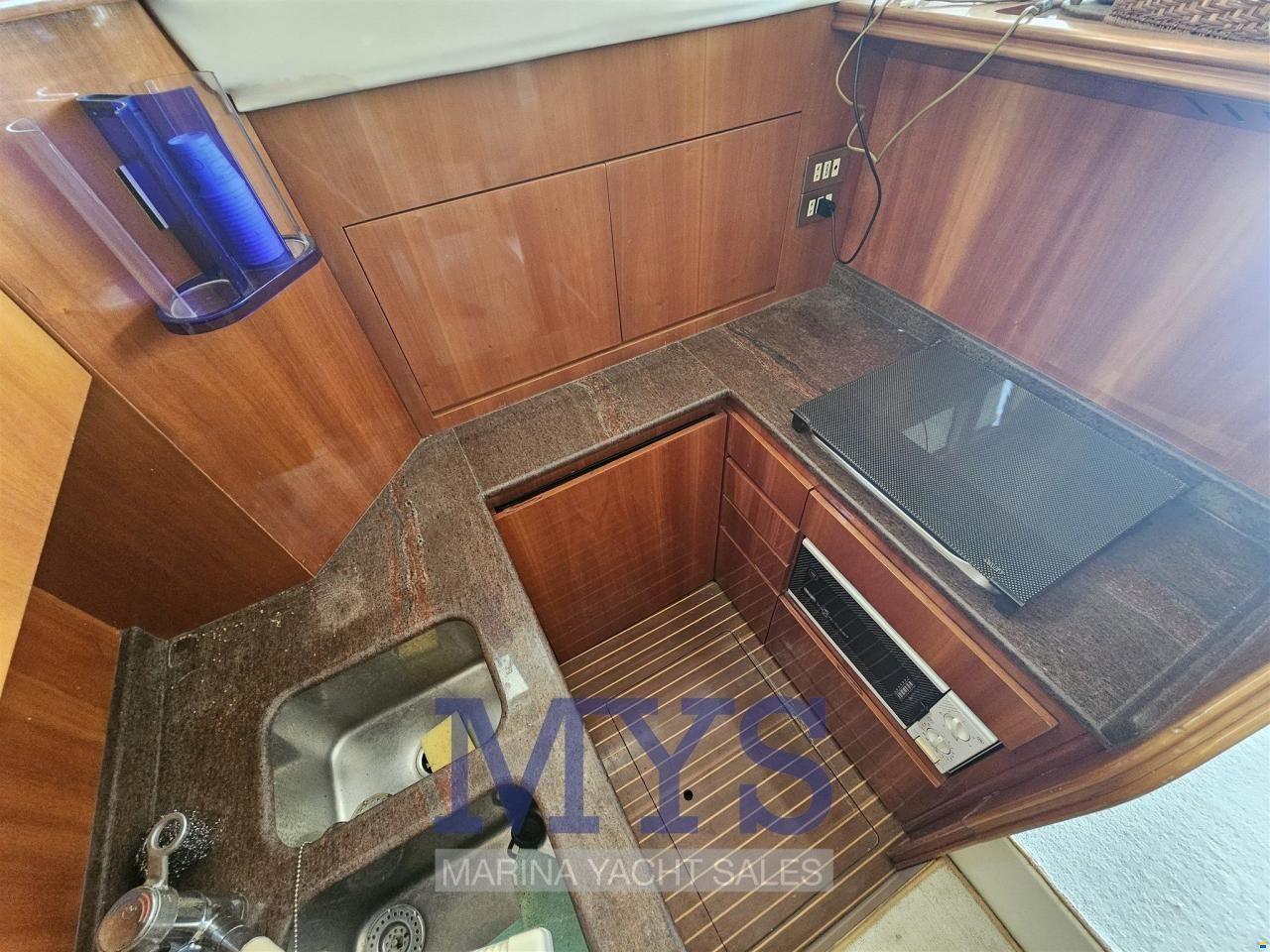 Azimut 43