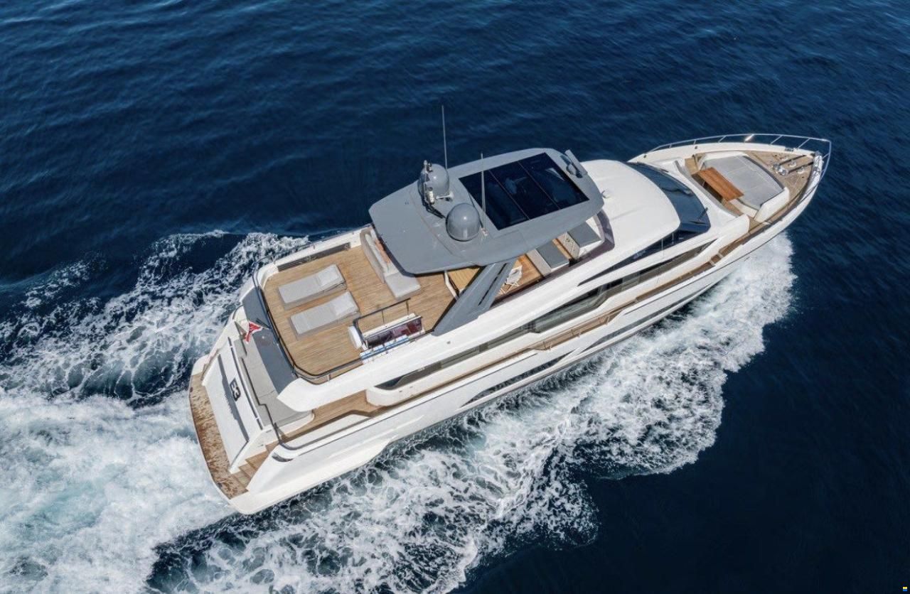 Ferretti 850