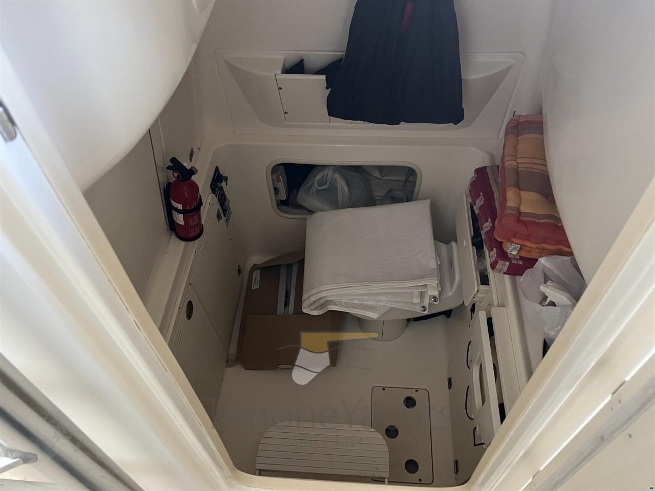 Boston Whaler OUTRAGE 320