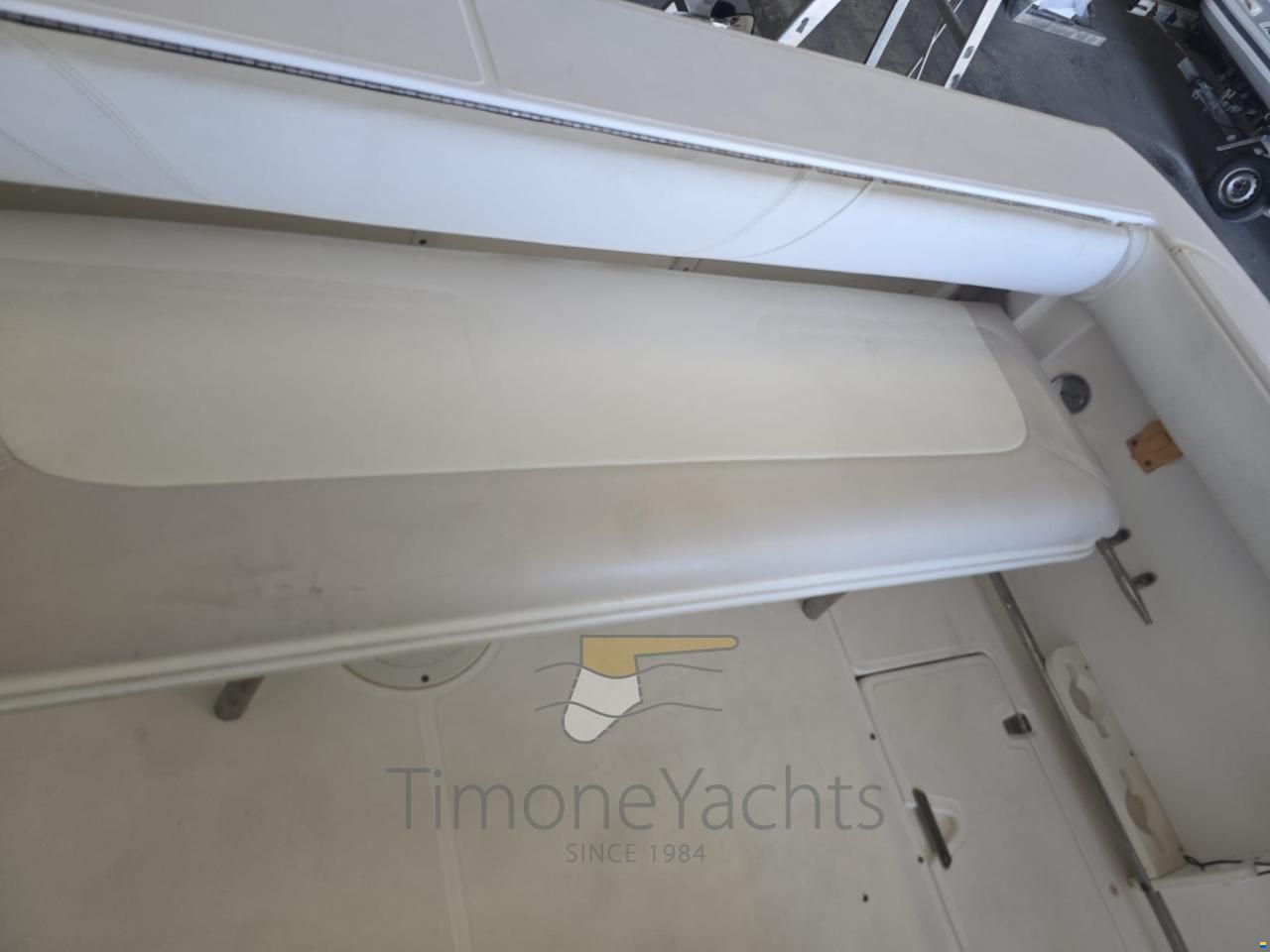 Boston Whaler OUTRAGE 320