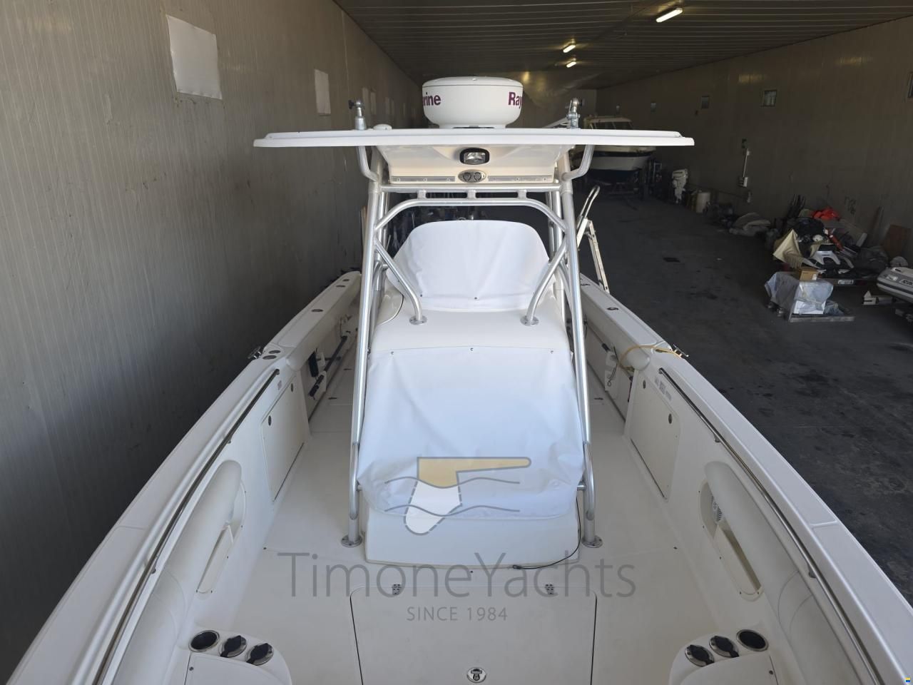 Boston Whaler OUTRAGE 320
