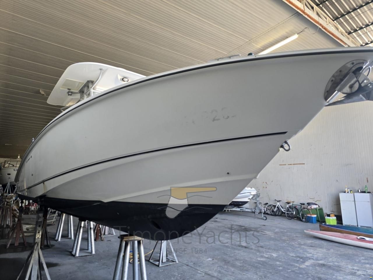 Boston Whaler OUTRAGE 320