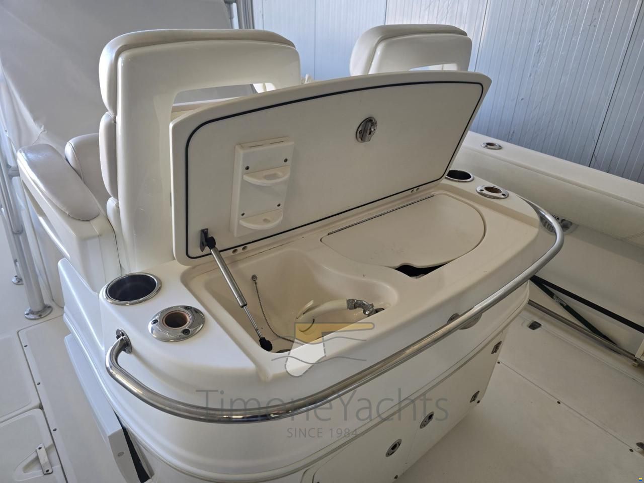 Boston Whaler OUTRAGE 320