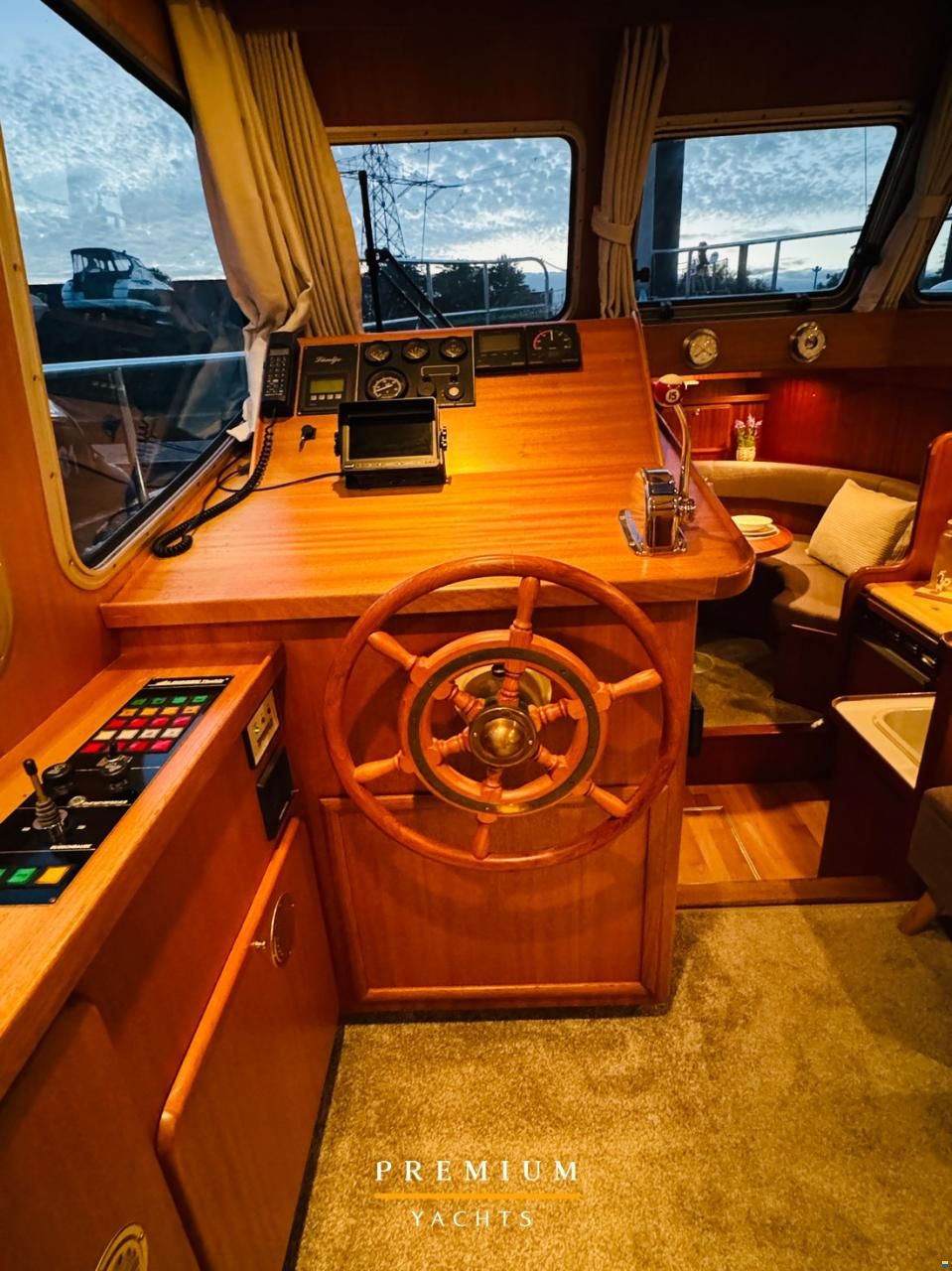 Linssen Dutch Sturdy 320AC