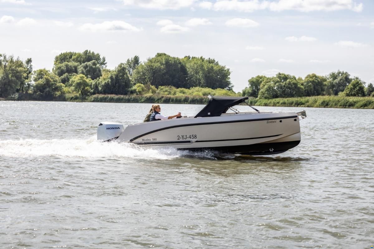 Maxima 580 Sport Lounge