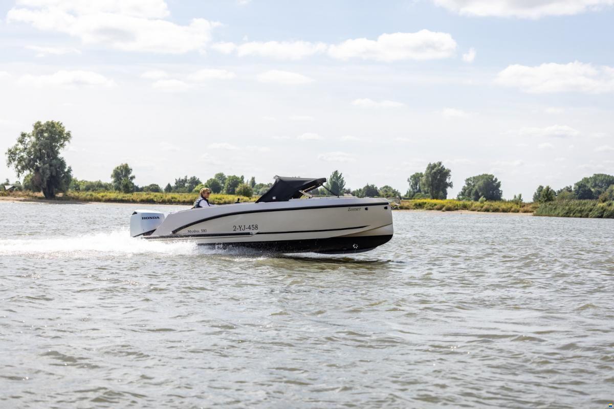 Maxima 580 Sport Lounge