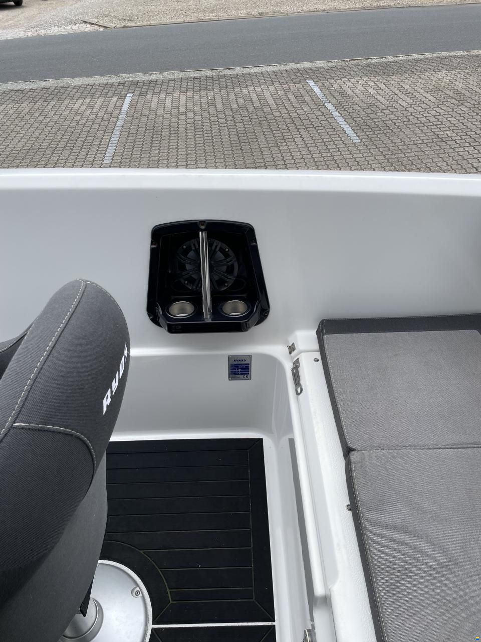 Ryds 630VI Mid-C - F115 Mercury-EFI 2,1L og 2
