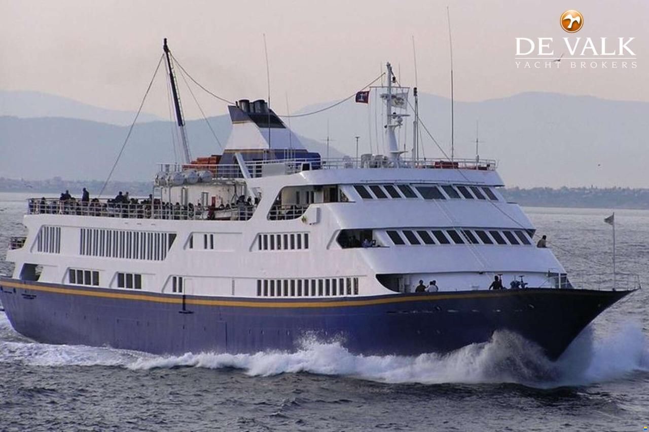 Day Passengers Ship 77.4