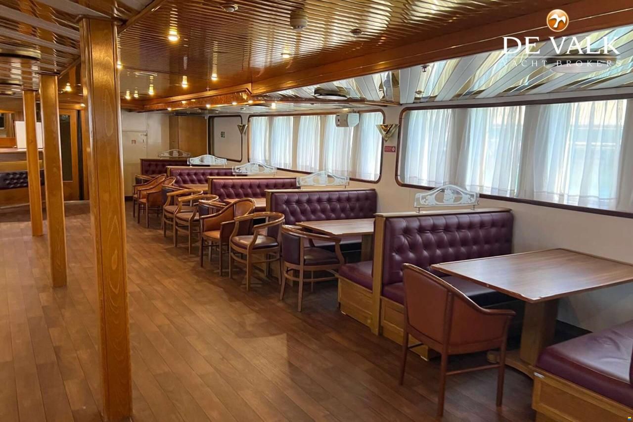 Day Passengers Ship 77.4