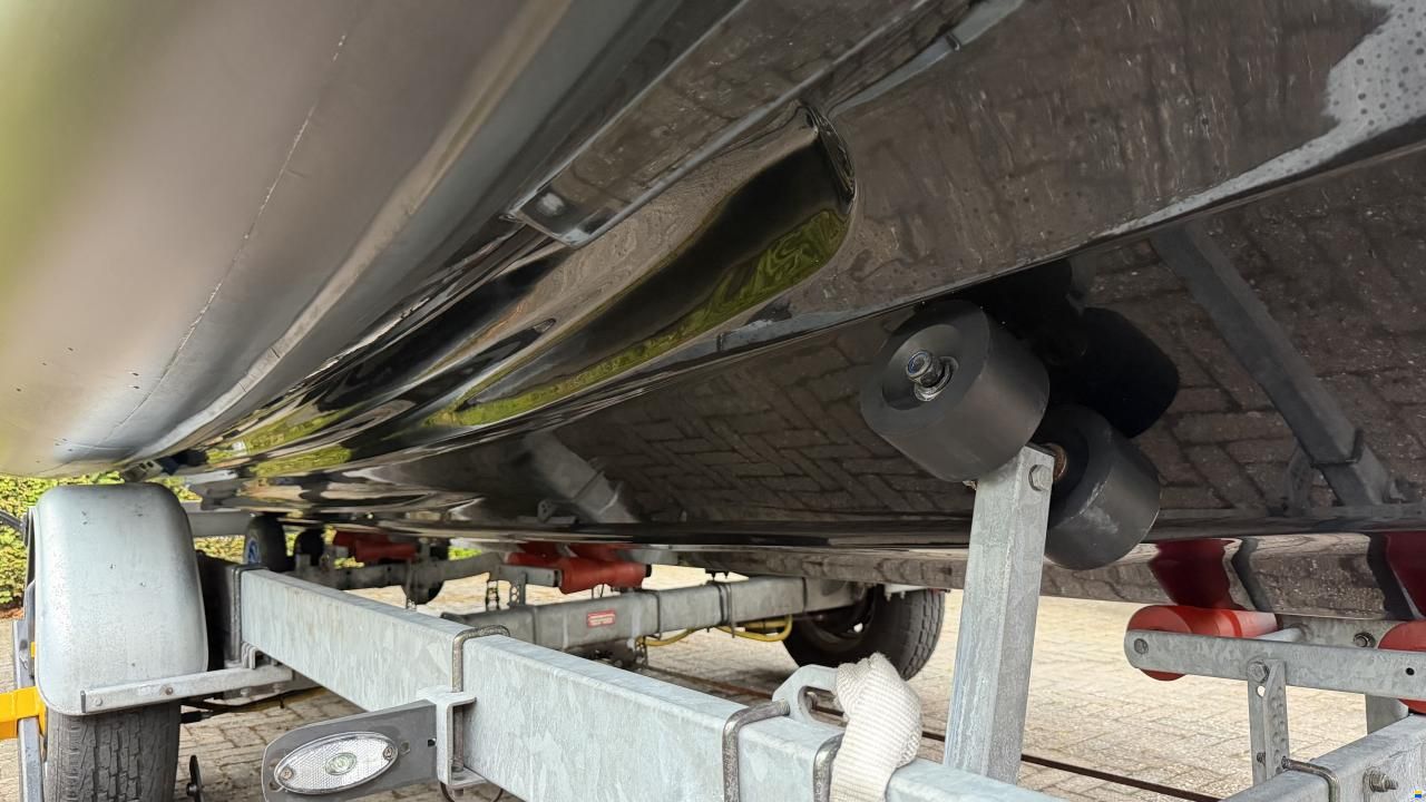 ZAR Formenti Zar 57 welldeck, df150, trailer
