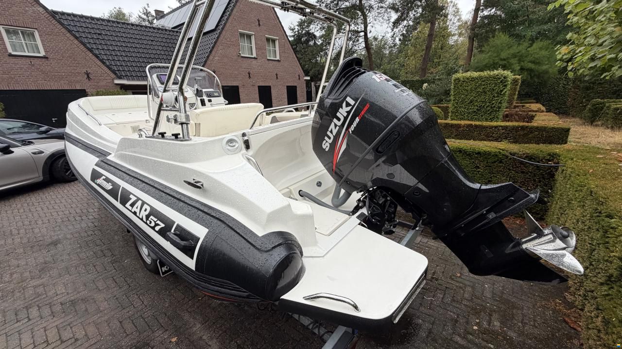 ZAR Formenti Zar 57 welldeck, df150, trailer