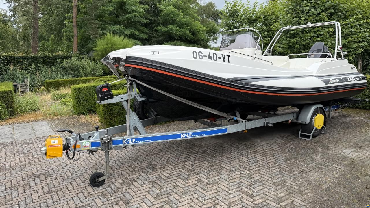 ZAR Formenti Zar 57 welldeck, df150, trailer