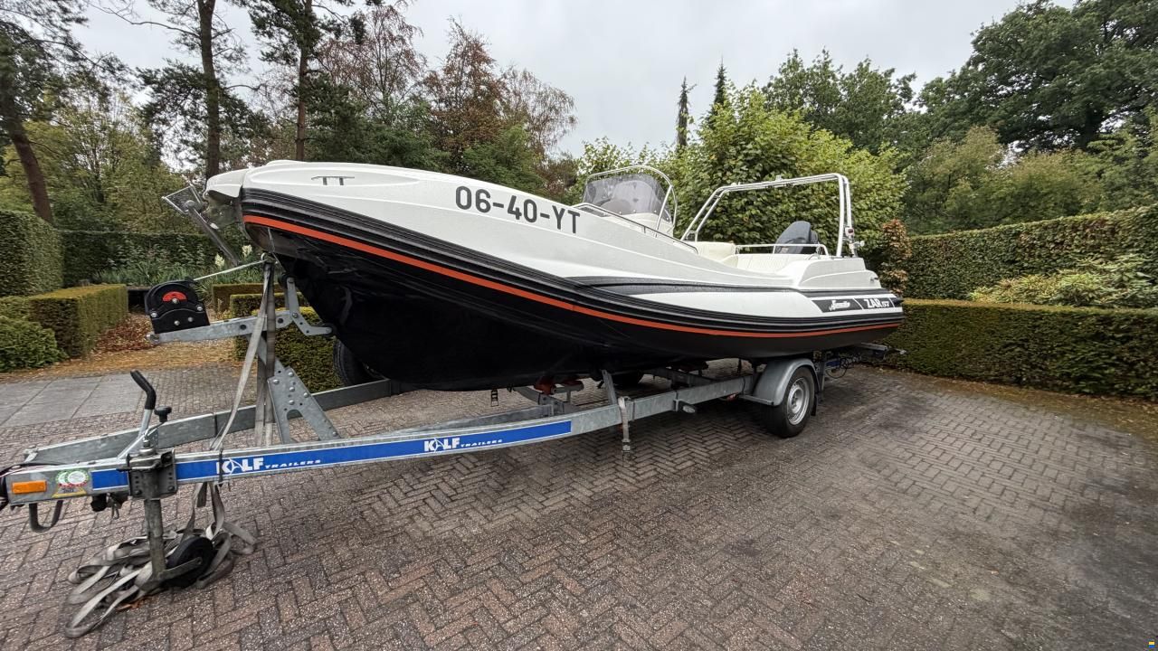 ZAR Formenti Zar 57 welldeck, df150, trailer