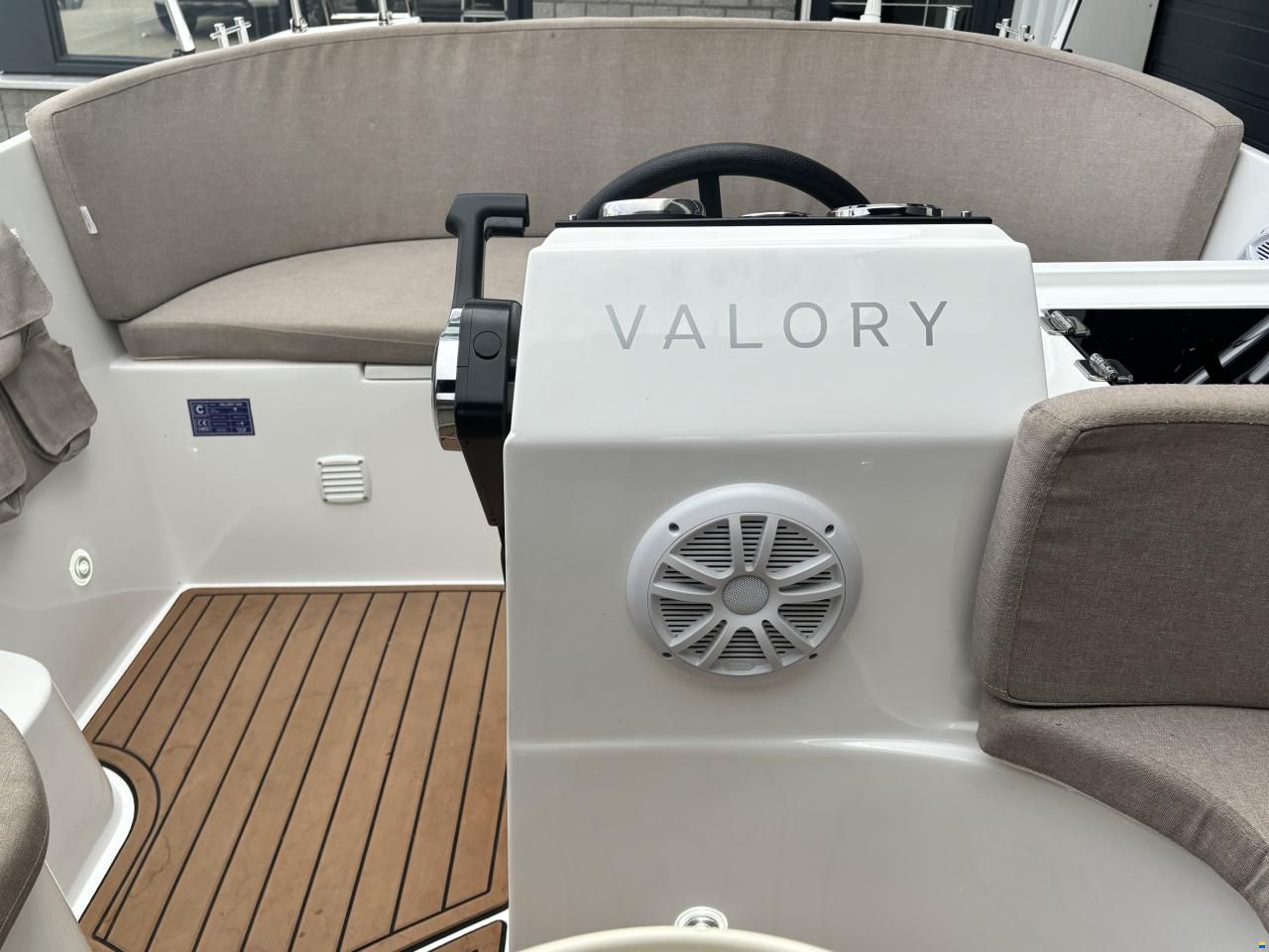 Valory 555