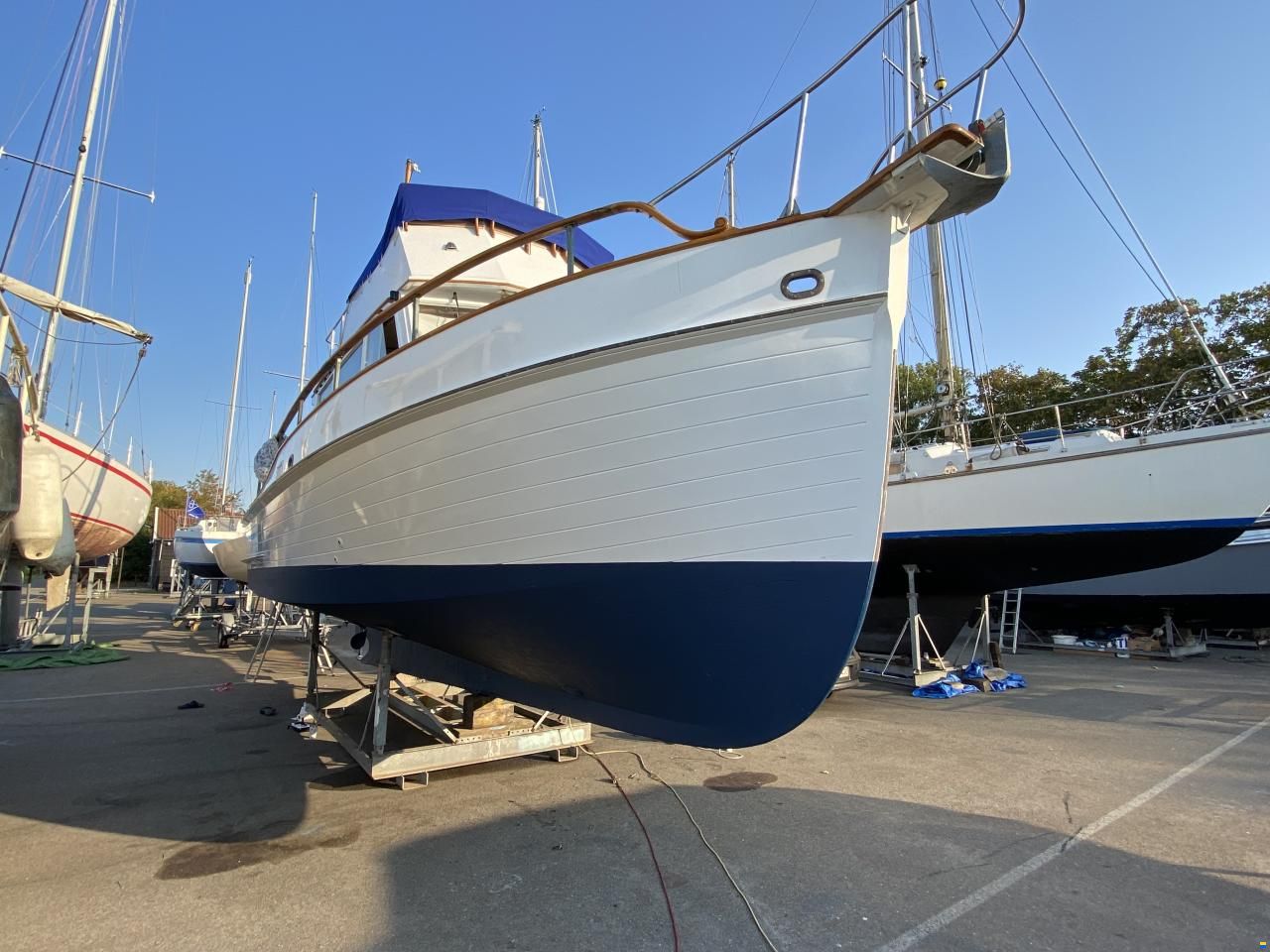 Grand Banks 32