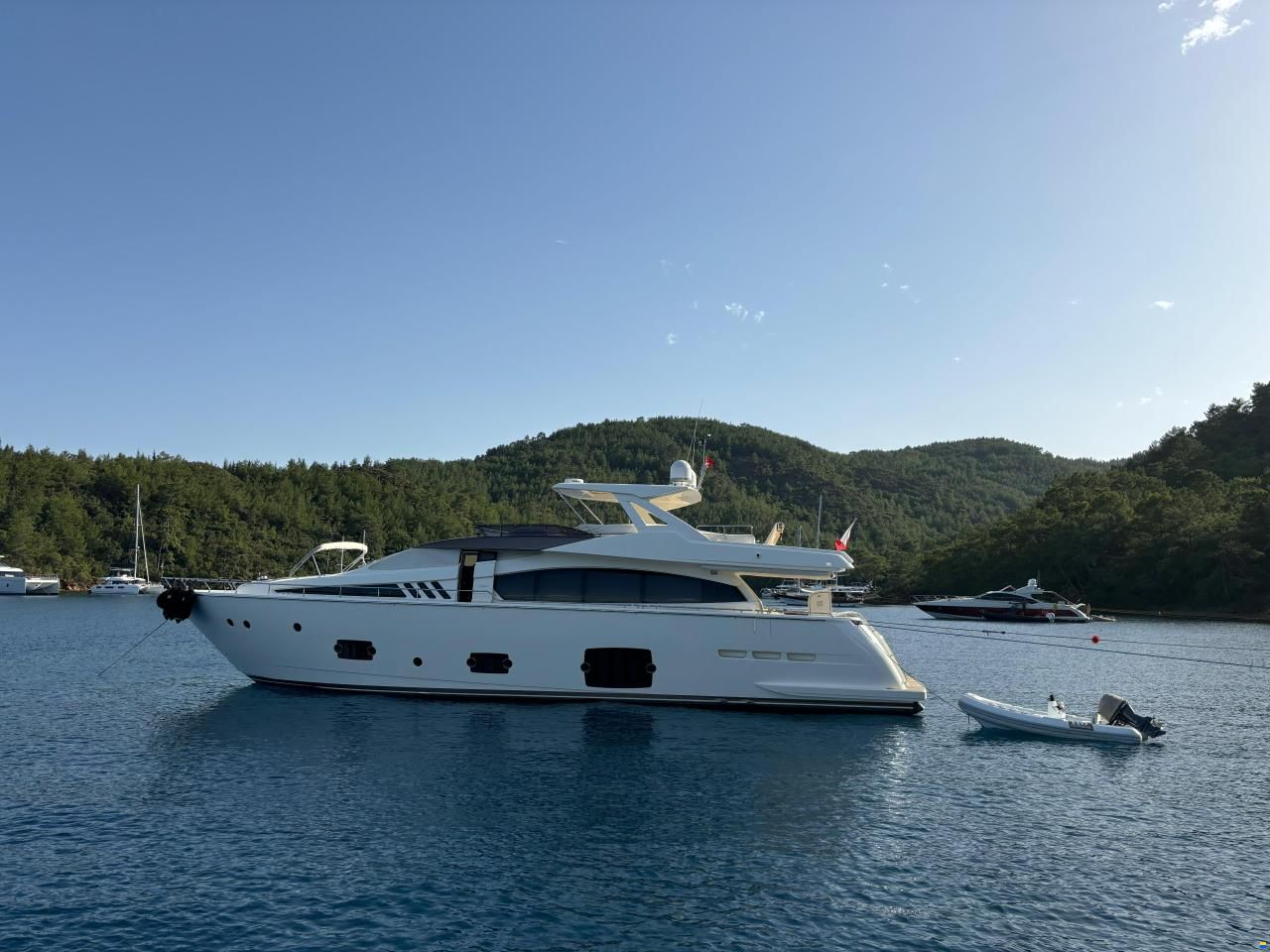 Ferretti Feretti 800