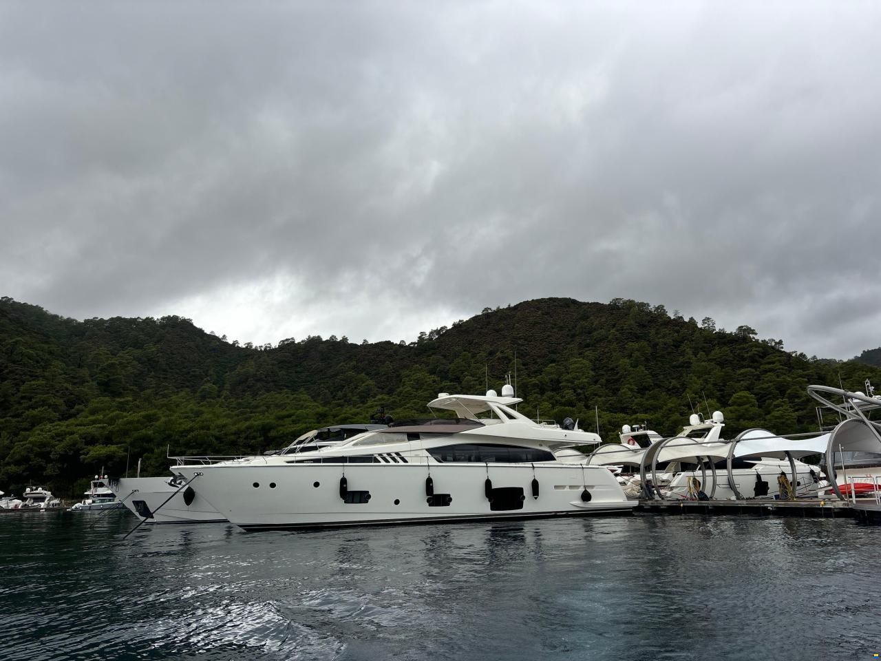 Ferretti Feretti 800