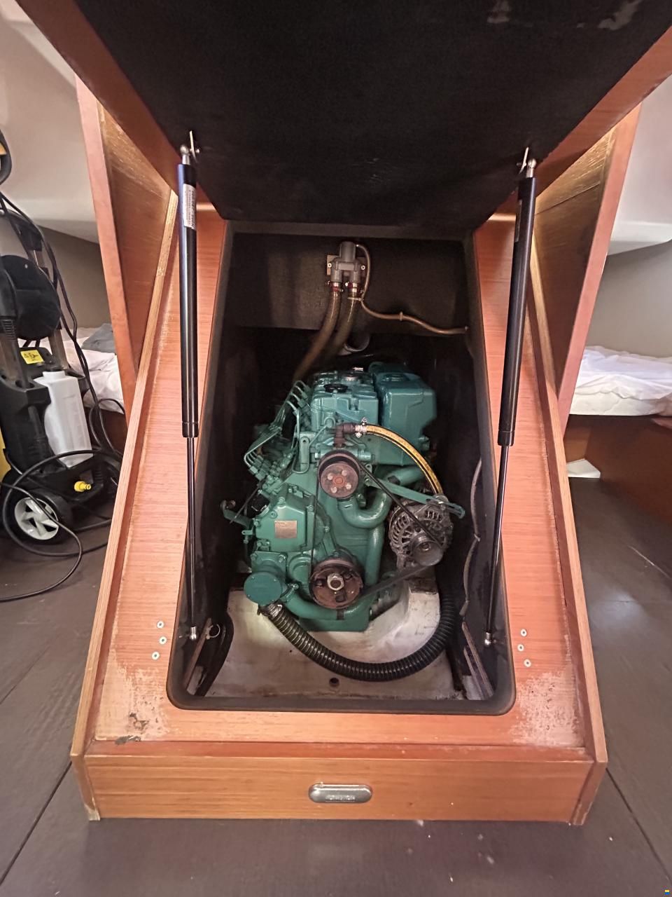 DUFOUR 412