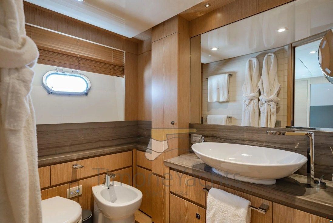 Custom Line Navetta 26