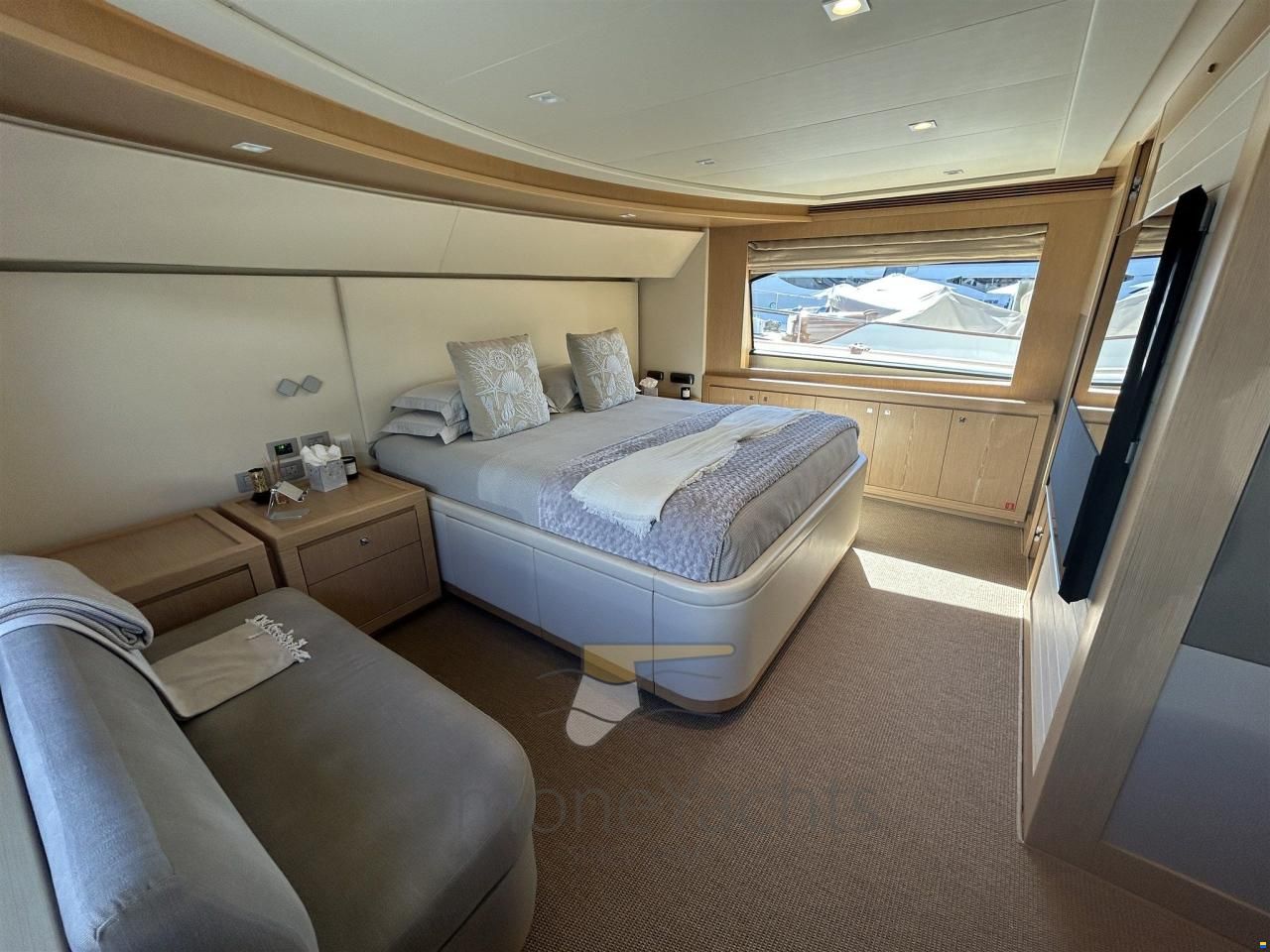 Custom Line Navetta 26
