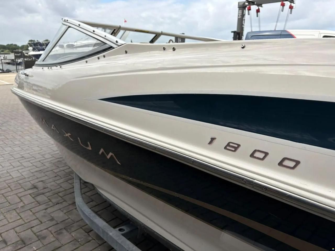 Maxum 1800 SR