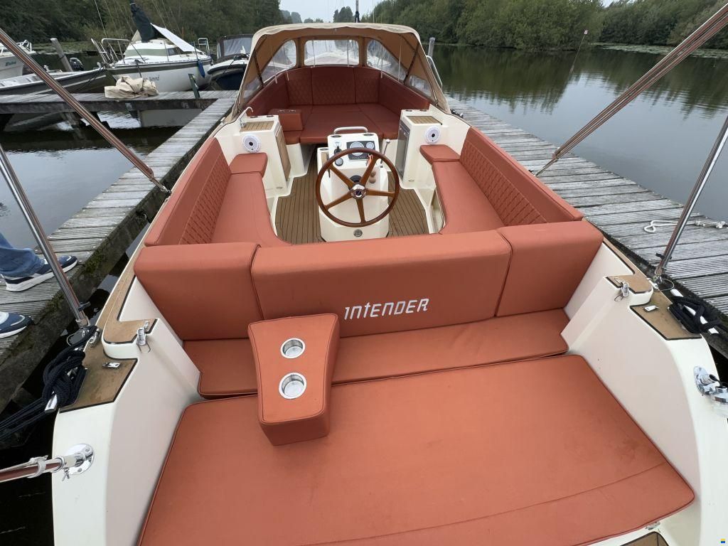 Intender 820